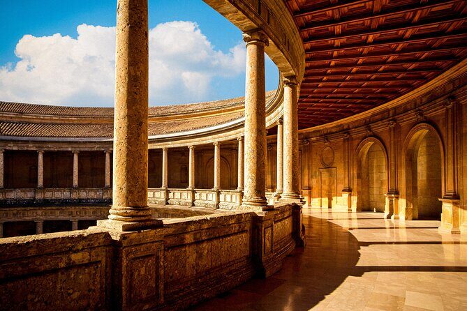 Skip-the-line Alhambra and Nasrid Palace Tour in Granada - Stop 2: Nasrid Palaces you’ll actually understand